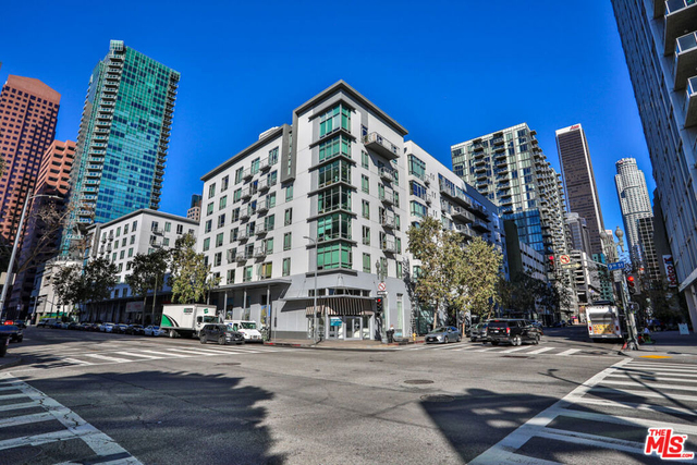 645 W 9th Street - Photo 1