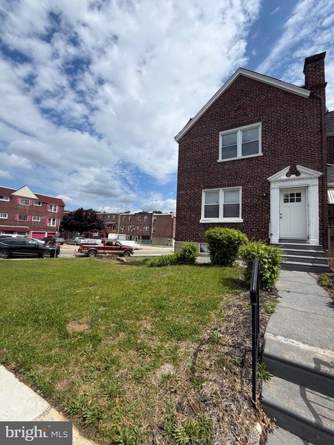 7925 Cedarbrook Avenue - Photo 1