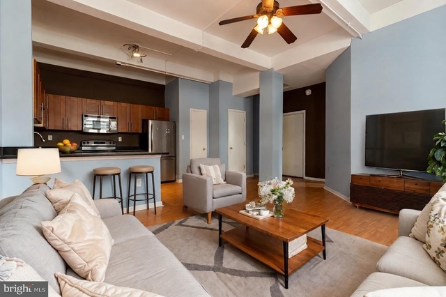 1324 Locust Street - Photo 1