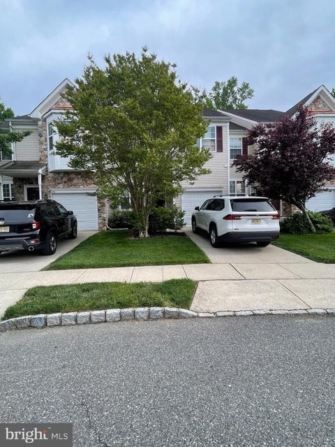 196 Chancellor Drive - Photo 1