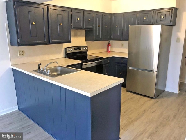 923 Washington Street - Photo 1