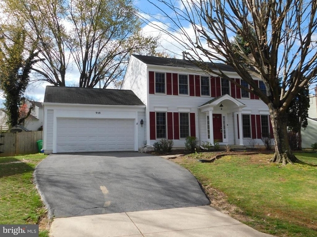 916 Pointer Ridge Drive - Photo 1