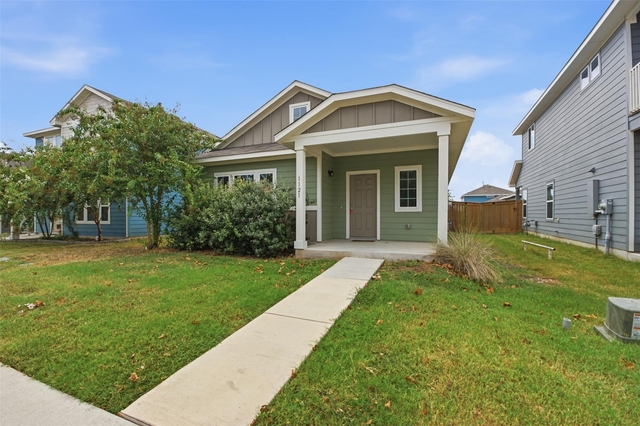 1121 Esplanade Pkwy - Photo 1