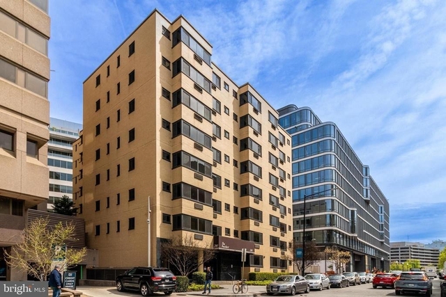 2141 I Street Nw - Photo 1