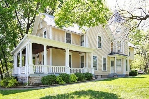 517 E Chicago Street - Photo 1