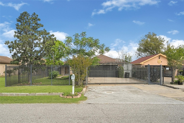 9208 Carousel Lane - Photo 1