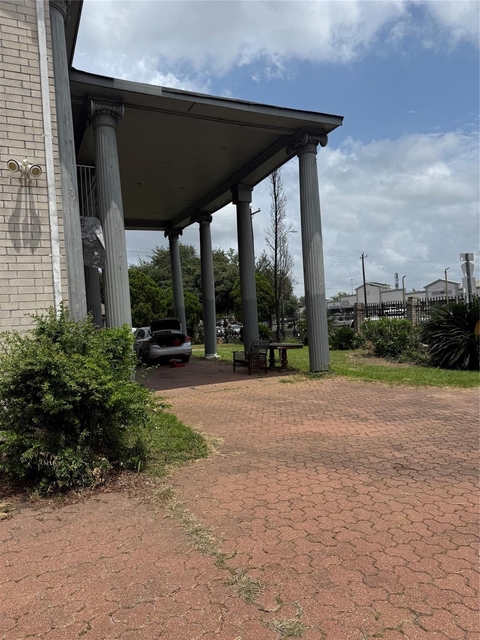8528 Beechnut St Street - Photo 1