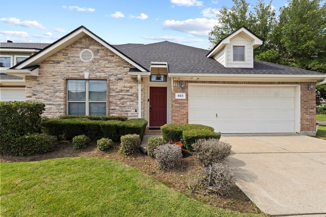 405 Harbor Oaks Drive - Photo 1
