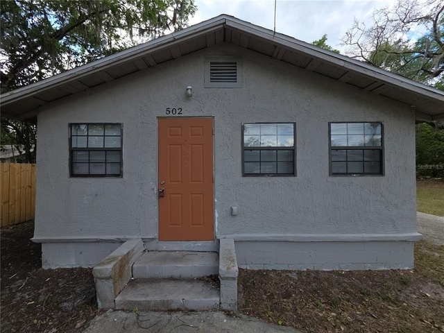 502 Se 9th Street - Photo 1