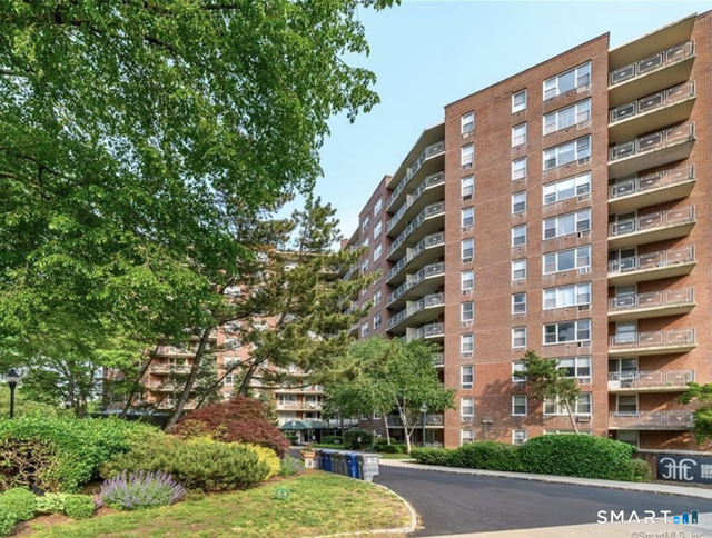 71 Strawberry Hill Avenue - Photo 1