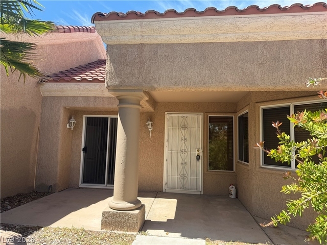 2425 Showcase Drive - Photo 1