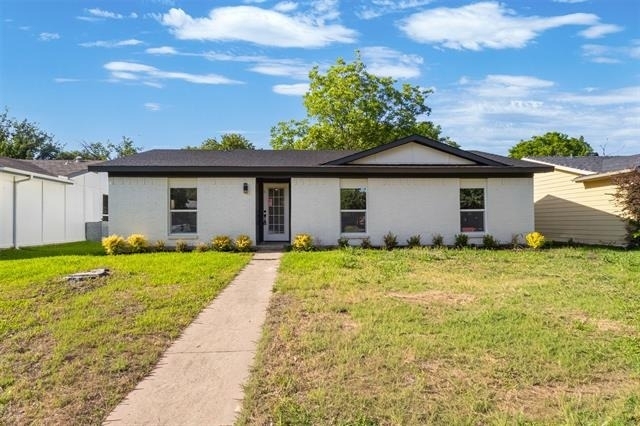 913 Roaming Road Drive - Photo 1