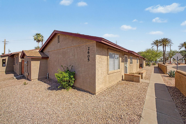 2605 E Lemon Street - Photo 1