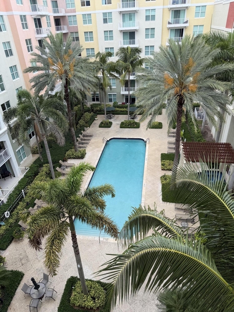 804 E Windward Way - Photo 1
