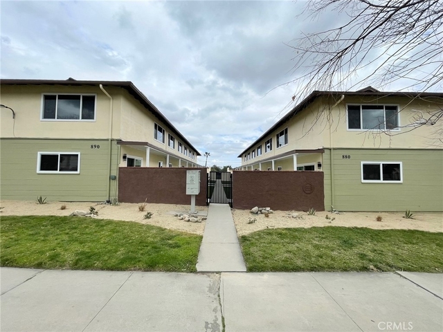 890 N Campus Avenue - Photo 1