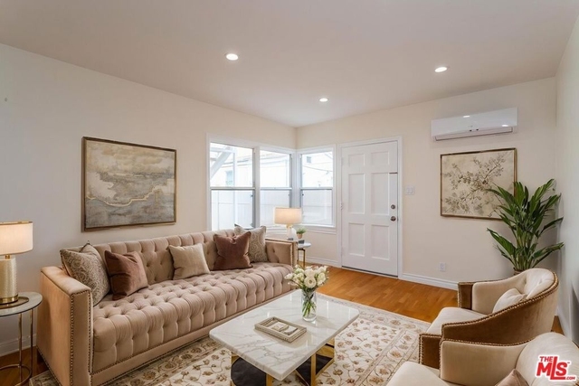200 W Palmer Avenue - Photo 1