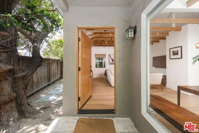 704 1/2 Vernon Avenue - Photo 1