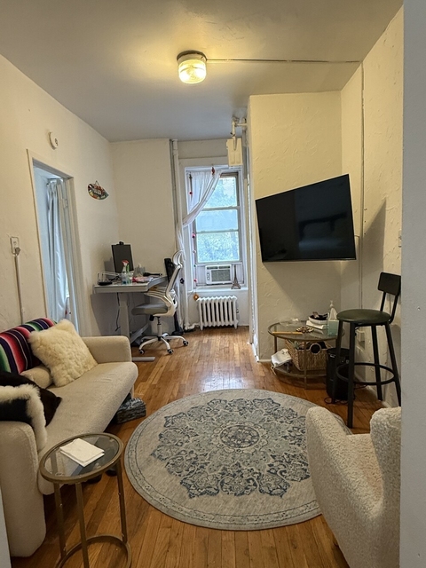 320 E 49th Street - Photo 1