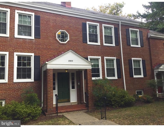 2983 S Columbus Street - Photo 1