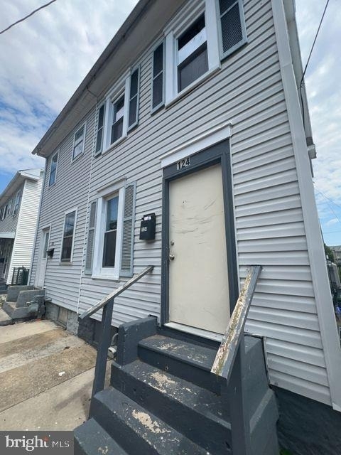 124 Ray Street - Photo 1