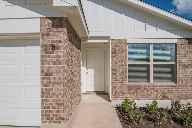 1261 Lehmann Dr - Photo 1