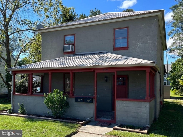 604 Sussex Avenue - Photo 1
