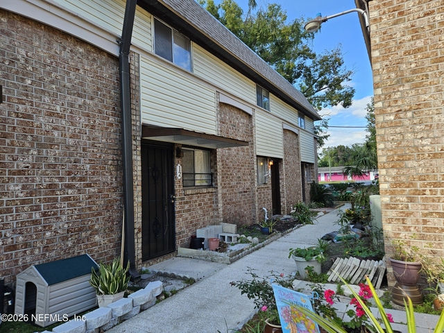 1200 Bretta Street - Photo 1