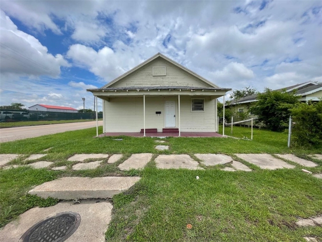 501 14th Street - Photo 1