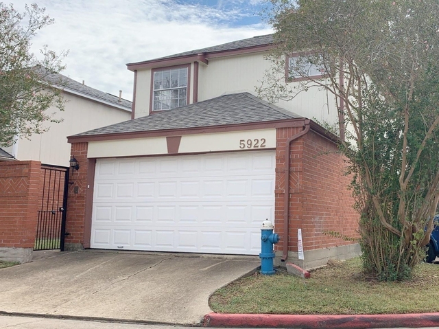 5922 Cinnamon Creek Circle - Photo 1