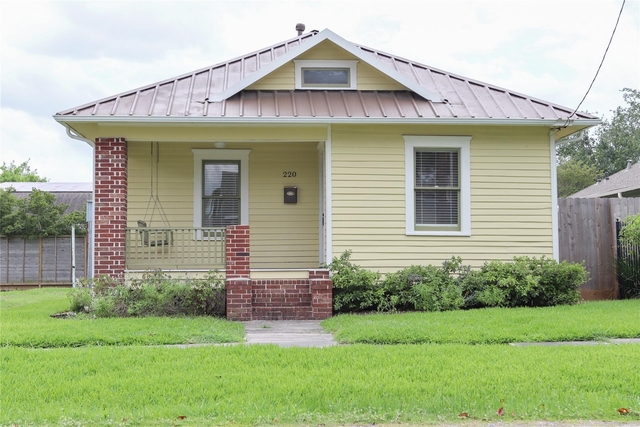 220 W 16th Street - Photo 1