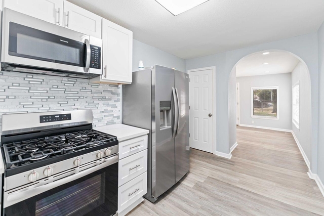 9946 Algiers Road - Photo 1