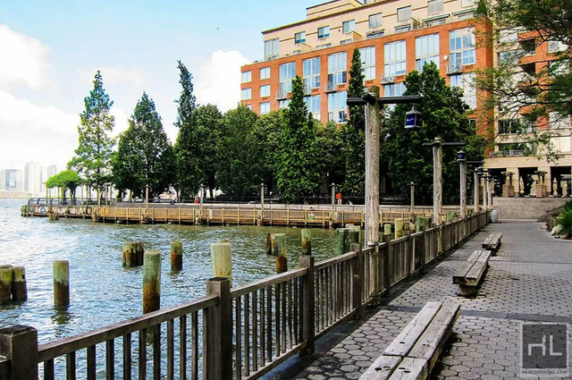 Battery Place - Photo 1