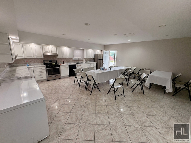 Edwards Place - Photo 1