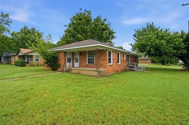 1701 W Elm Street - Photo 1