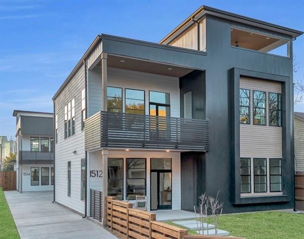 1512 Villars Street - Photo 1