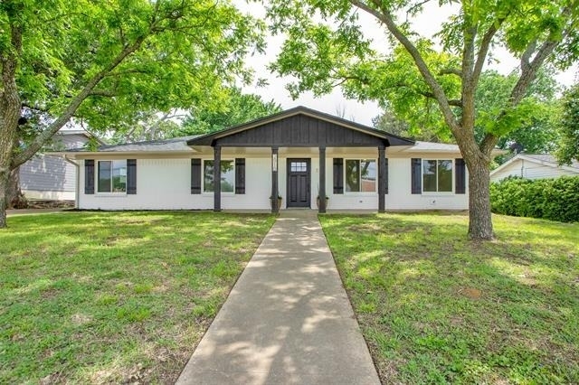 2910 W Crawford Street - Photo 1