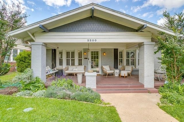 2200 W Magnolia Avenue - Photo 1