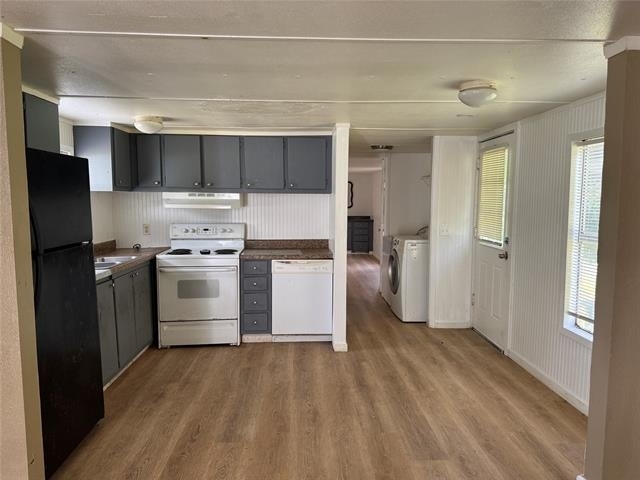 204 W Tarrant Street - Photo 1