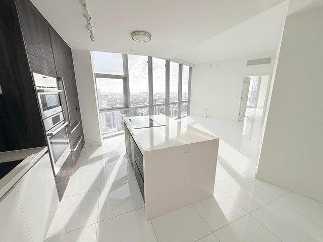 851 Ne 1st Avenue - Photo 1