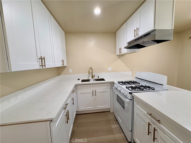 4572 Canoga Street - Photo 1