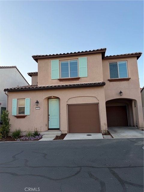 1446 E Laurelwood - Photo 1