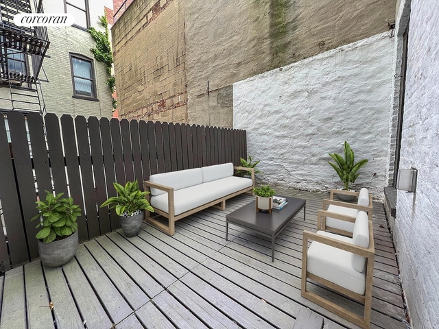 455 Hudson Street - Photo 1