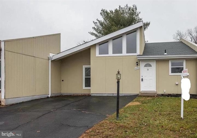 14704 Wycombe Street - Photo 1
