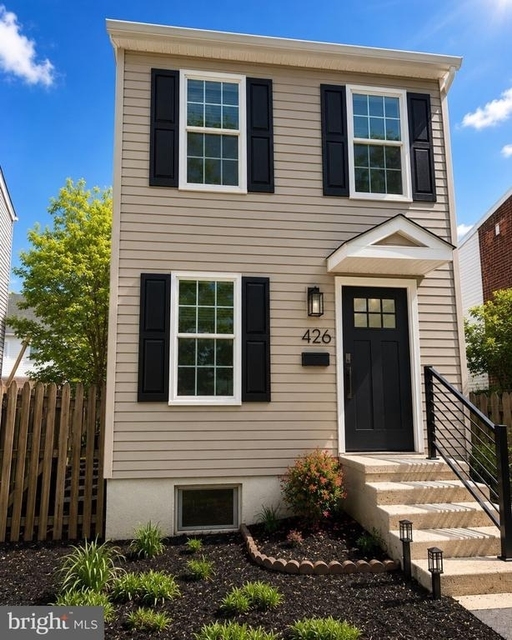 426 E Miner Street - Photo 1