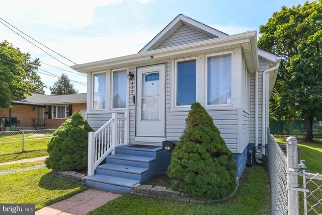 322 W Washington Street - Photo 1