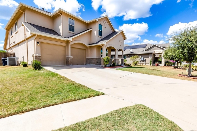 1549 Hamiltons Way - Photo 1