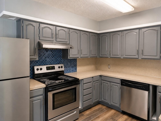 2804 Catalina Dr - Photo 1