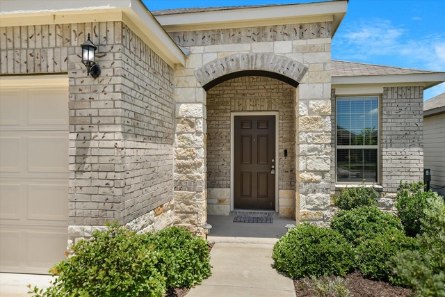 216 The Duke Dr - Photo 1