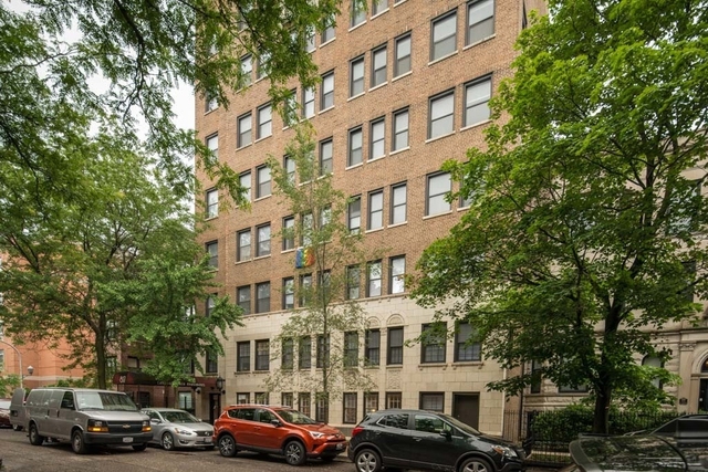 817 W Lakeside Place - Photo 1