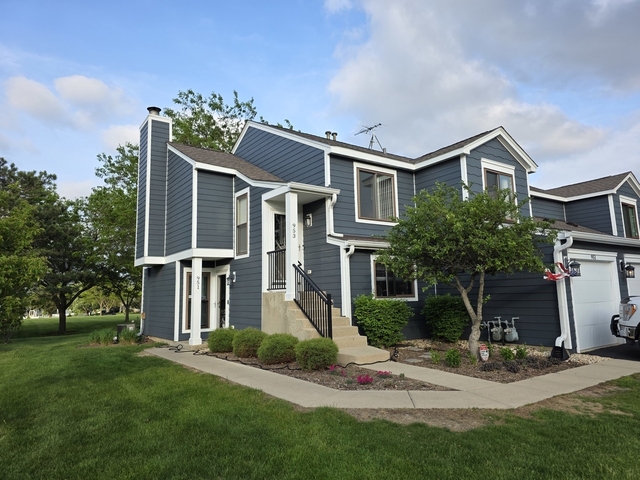 951 Glouchester Circle - Photo 1